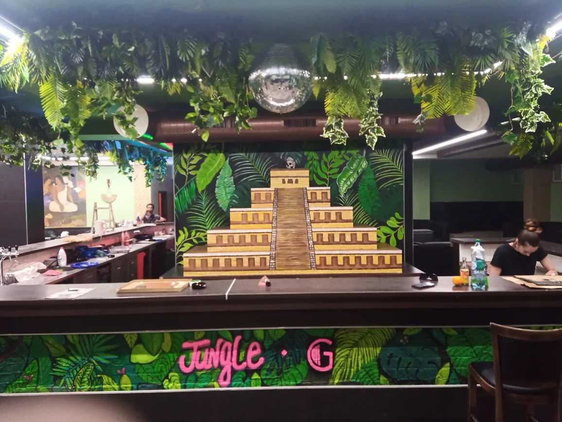 Malba na stenu Bar Jungle G 1