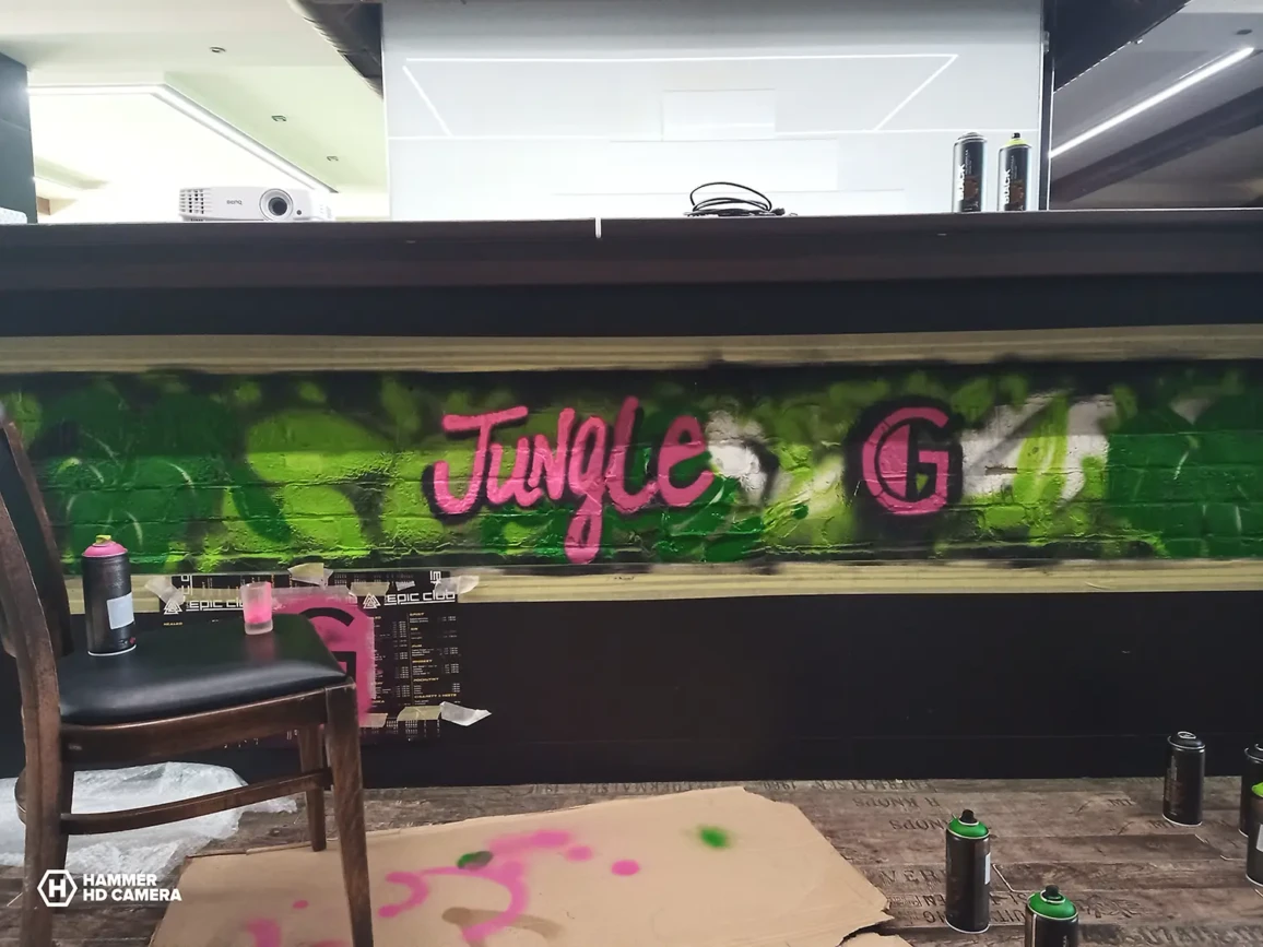 Malba na stenu Bar Jungle G 6