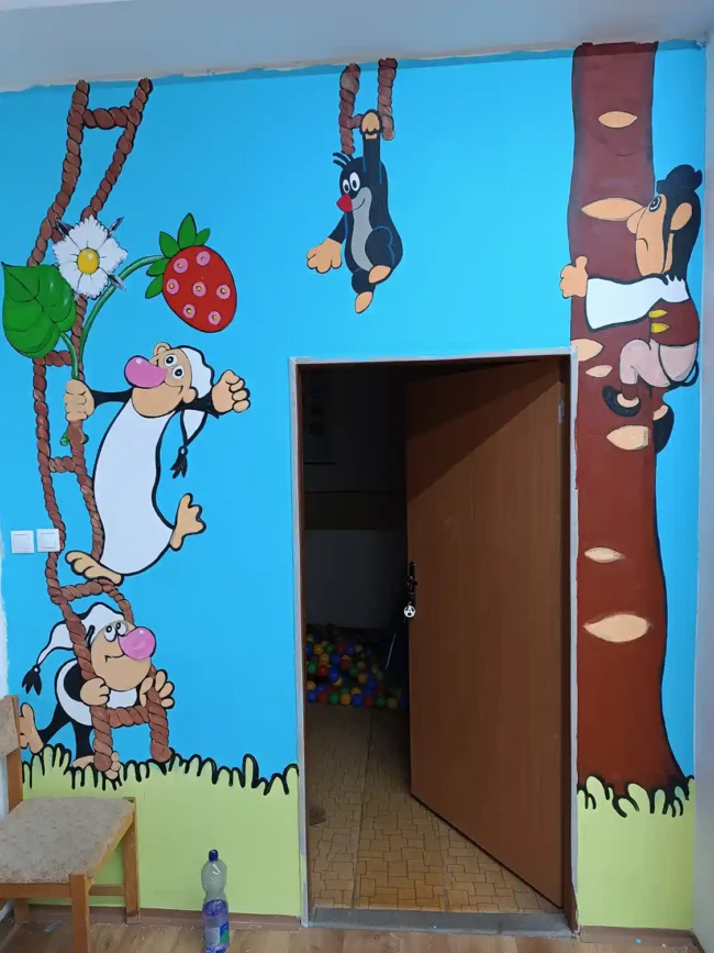 Malba na stenu Detske centrum U huncuta 10