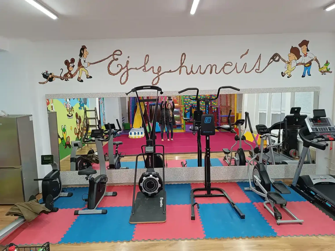Malba na stenu Detske centrum U huncuta 25