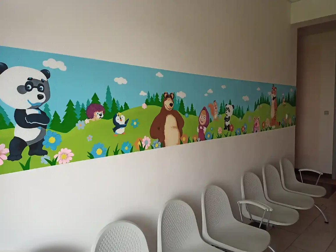 Malba na stenu Pediatria v Humennom 12