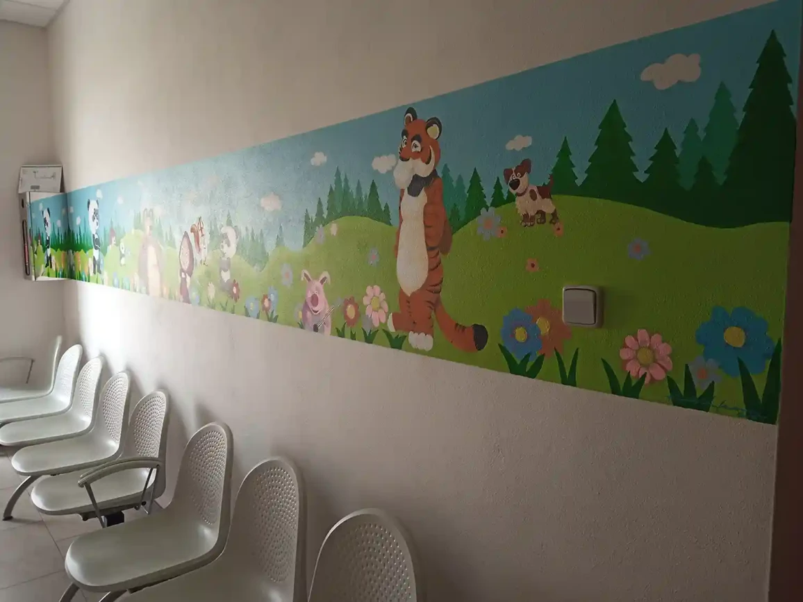 Malba na stenu Pediatria v Humennom 9