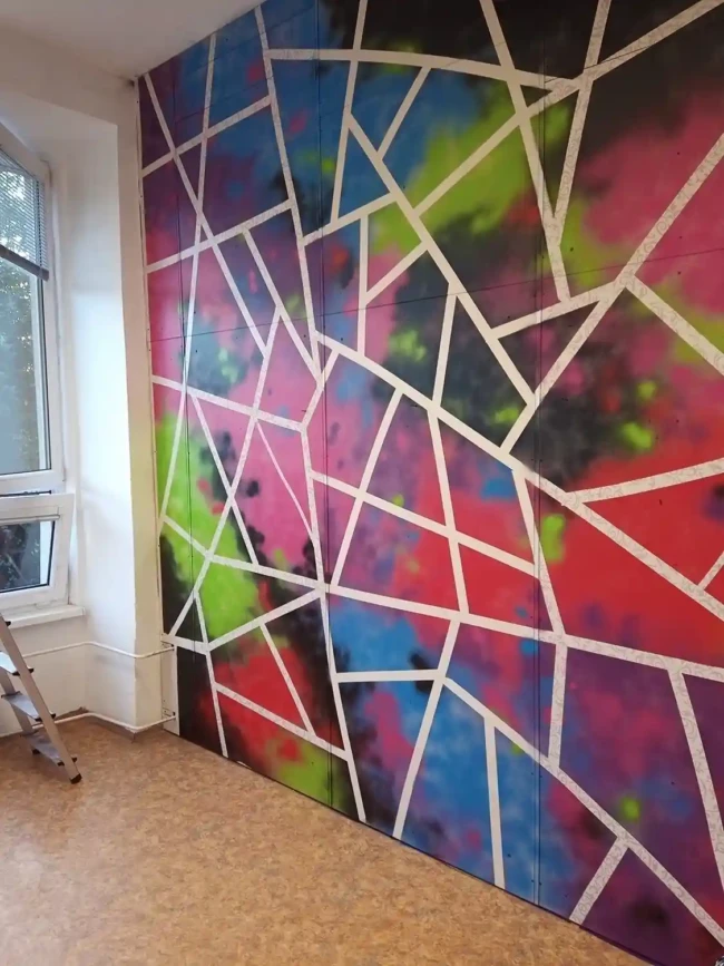 Malba na stenu Tanecna skola Merlin 13