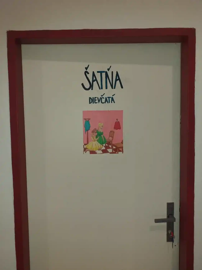 Malba na stenu Tanecna skola Merlin 2